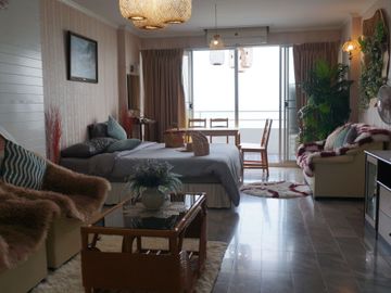 Fully FurnisshedCondo Studio Unit with Ocean View In Hua Hin