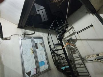 Rumah asri dan nyaman jelupang serpong utara lokasi strategis di taman