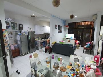 Rumah asri dan nyaman jelupang serpong utara lokasi strategis di taman