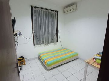 Rumah asri dan nyaman jelupang serpong utara lokasi strategis di taman