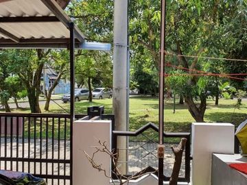 Rumah asri dan nyaman jelupang serpong utara lokasi strategis di taman
