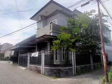 Rumah Besar dekat RS Sardjito dan kampus UGM