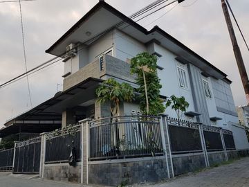 Rumah Besar dekat RS Sardjito dan kampus UGM