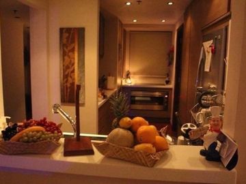 Condominium 3 Bedrooms: 3BR Condo For Sale in Joya Lofts and Tower Rockwell Makati City