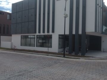LOMAS NGELOPOLIS III CASA NUEVA