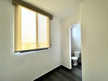 En venta departamento Edificio Status sector Yacht Club Manta