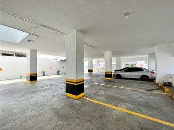 En venta departamento Edificio Status sector Yacht Club Manta