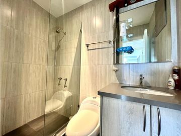 En venta departamento Edificio Status sector Yacht Club Manta