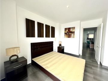En venta departamento Edificio Status sector Yacht Club Manta