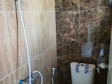 Rumah 2 lantai siap huni dalam komplek bukit cinere indah