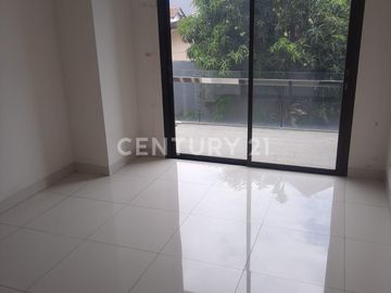Rumah Bagus Di Jl Dewi Shinta BCS Jakarta Utara
