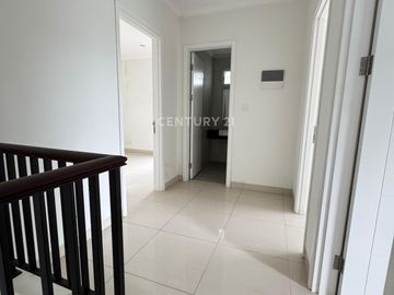 Rumah Di Cluster Eksklusif Summarecon Mutiara Aman Bebas Banjir