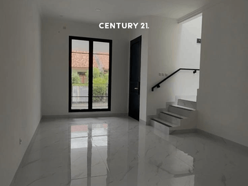 Rumah Cantik 2 Lantai Di Pondok Aren Rn 18379