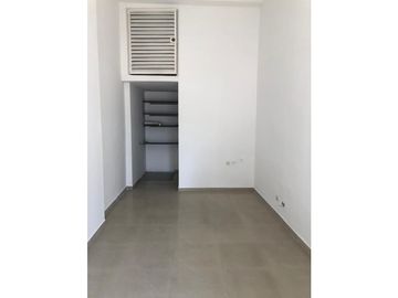 VENDO LOCAL EN PROVENZA