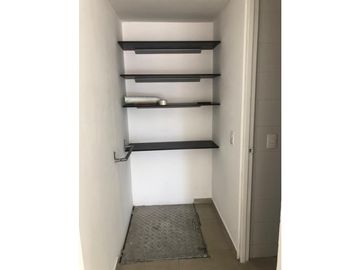 VENDO LOCAL EN PROVENZA