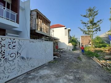 RUMAH MURAH 2 LANTAI HANYA 4 MENIT KE SLEMAN CITY HALL