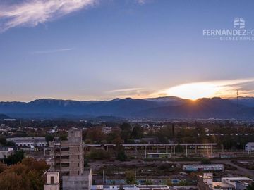 FERNANDEZ POEPPEL Vende Departamento 1D 1B Edificio Av. Godoy Cruz Mendoza