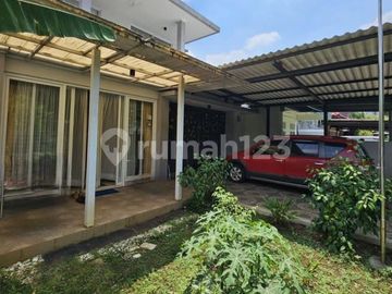 Rumah Layout Luas 2 Lantai Dalam Komplek Strategis di Lebak Bulus