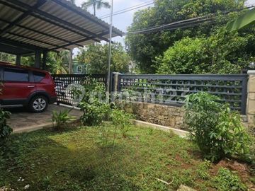 Rumah Layout Luas 2 Lantai Dalam Komplek Strategis di Lebak Bulus