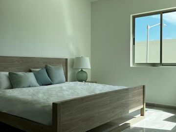 Casa en Venta de 3 Recamaras en Privada en Avenida Huayacan, Quintana Roo