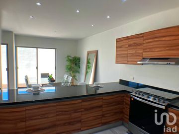Casa en Venta de 3 Recamaras en Privada en Avenida Huayacan, Quintana Roo