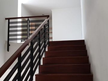 Dijual Kantor Tepi jalan Raya Jogja Kota