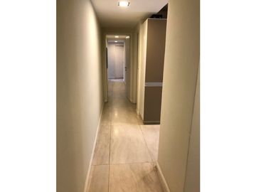 Departamento 5 ambientes. Quincho propio. Zona Playa Grande.