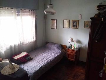 CASA AMERICANA DE 4 AMBIENTES EN MORÓN