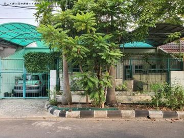 Rumah Sutorejo Prima, Strategis, Langka