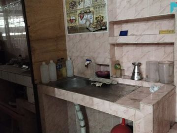 Rumah Tua Hanya hitung Tanah Di Harapan Indah bekasi