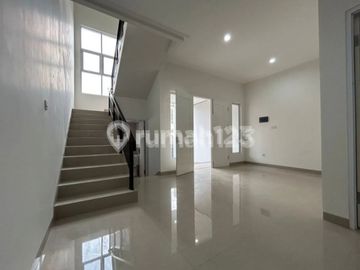 Rumah Hadap Selatan Siap Huni Citra Garden 1