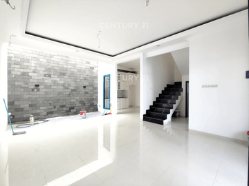 Dijual Rumah  Cantik Di Pondok Bambu Jakarta Timur