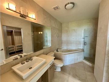 Venta Hermoso Apartamento En Playa Bonita, PH Casa Bonita