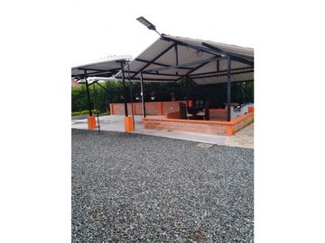 Se vende o se permuta casa campestre en la via Alcala Morelia