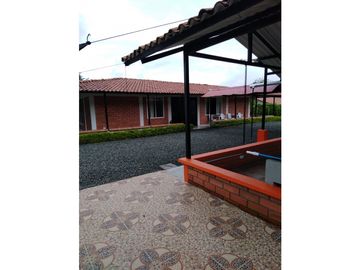 Se vende o se permuta casa campestre en la via Alcala Morelia