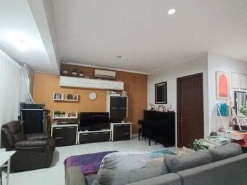 Rumah 2 Lantai di Dalam Discovery Fiore | SC 6909 - RS