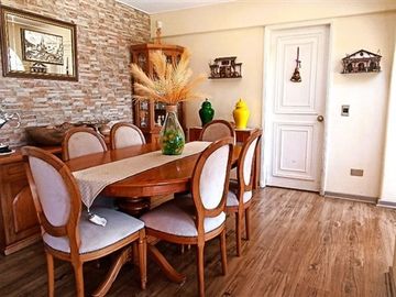 Casa en venta de 4 dorm. en Huechuraba