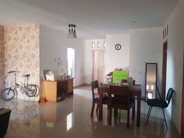 Ruko Bagus Bekas Yomart di Padasuka