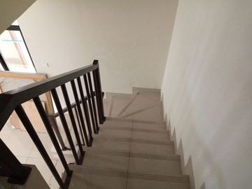 Disewakan Rumah Unfurnished 2lt Summer Bliss Lippo Cikarang Selatan