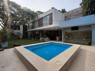 casa en venta en via bocono. Cod V28552