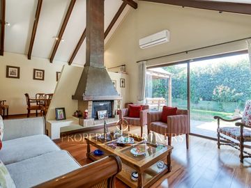 Linda casa en venta, La Reina.