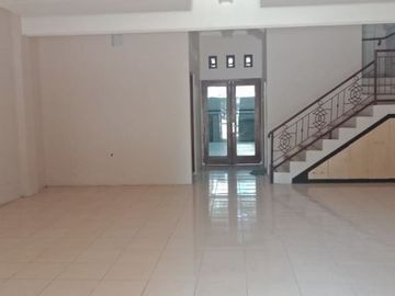 Disewakan Ruko dekat Undip dan Kedungmundu.RAMAI STRATEGIS