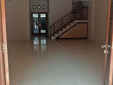 Disewakan Ruko dekat Undip dan Kedungmundu.RAMAI STRATEGIS