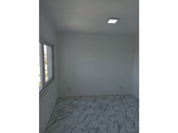 Cuatro ambientes, cocheras, luminoso