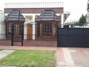 «»Venta Chalet 5 Ambientes ¡Excelente Lote En Ituzaigo Sur»»