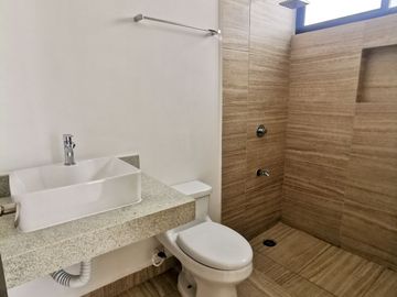 Casa en venta de una planta con amenidades en Cholul, Mérida