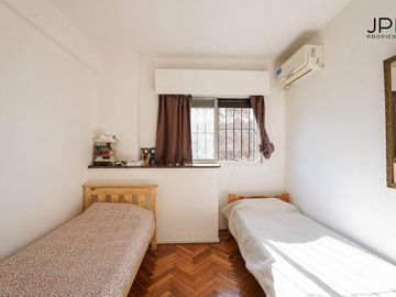 RETIRO. Av Del LIBERTADOR al 200, 4 amb con dep de servicio. COCHERA y TERRAZA. Seguridad 24 hs