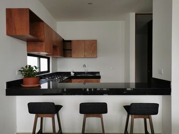 Casa en venta de 3 recámaras en privada con amenidades en Cholul