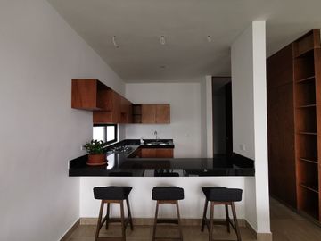 Casa en venta de 3 recámaras en privada con amenidades en Cholul