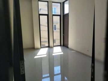 Rumah Jalan Raya Panjang Jiwo Surabaya